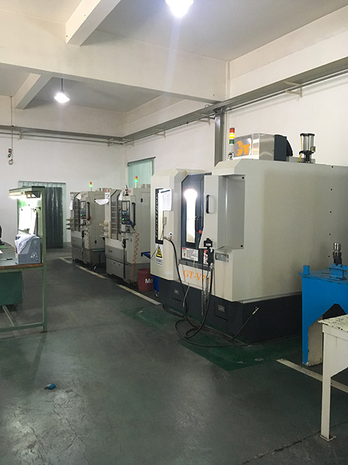 Plastic injection molds